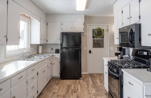 Dundee Casa | Peabody Place | 3 Bed, 1 Bath