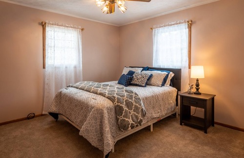 Dundee Casa | Peabody Place | 3 Bed, 1 Bath