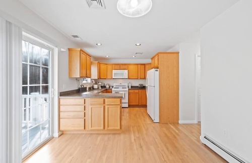 Chester Casa | Peace and Privacy at 5 BDRM Villa Set on Wooded Lot