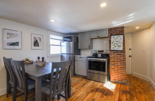 Westbrook Apartamento | Peaceful 1BR - Reading Nook - Near Portland