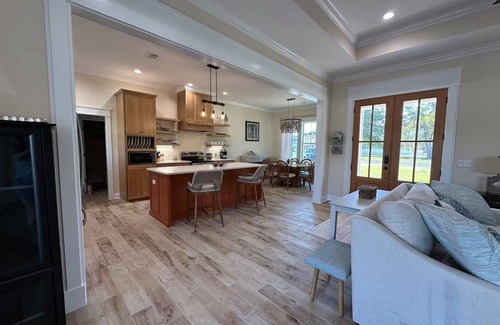 Kingsland Casa | Peaceful 3-bed, 3 bath house with AC in charming Kingsland