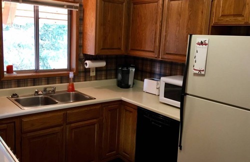 Ashland Cabina | Peaceful and comfy cabin near Hyatt lake and reservoir.