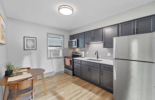 Altoona Apartamento | Peaceful and Cozy - 2BR 1BA / Washer / Parking