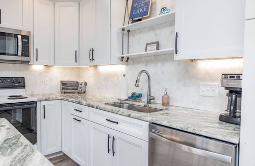 Henrico Casa | Peaceful and Family Friendly 4BR, 3BA Waterfront Escape at Lake Gaston