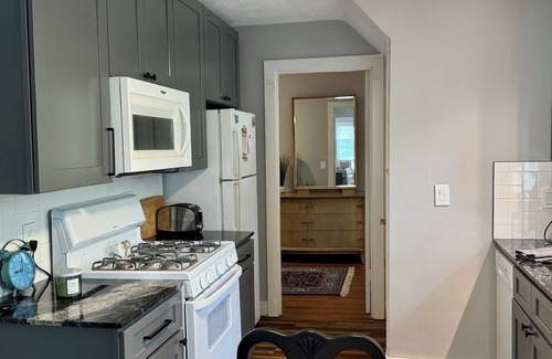 East Rochester Apartamento | Peaceful and Stylish Apartment in Quiet Village