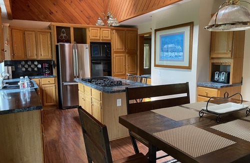 James Creek Casa | Tranquila, hermosa casa, Lake Raystown, mascotas OK, kayaks y carrito de golf disponibles