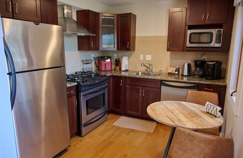 Berkeley Hills Apartamento | Peaceful Berkeley Hills Studio - Bay View + Private Deck + Prime Location