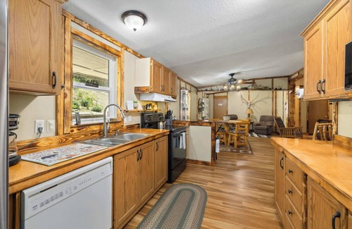 Boise Casa | Peaceful Boise Retreat 3BR with Cozy Deck