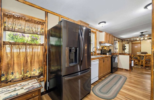 Boise Casa | Peaceful Boise Retreat 3BR with Cozy Deck