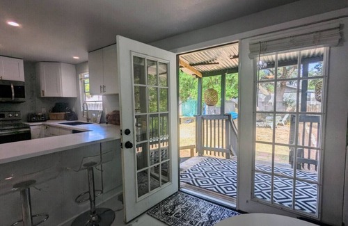 Apache Shores Casa | ⭐️Peaceful Bungalow⭐️Near 2 Lakes⭐️Private Cowboy Pool⭐️