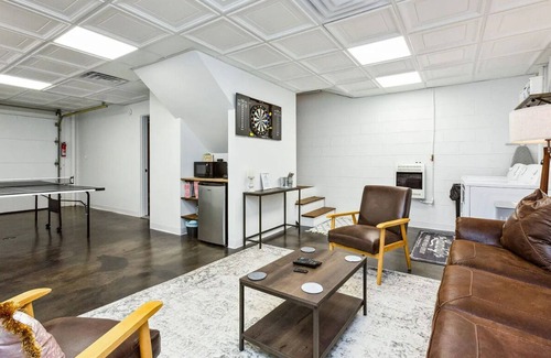 Big Rock Cabina | Peaceful Cabin Retreat on 5 acres - 25 mins from DT Clarksville