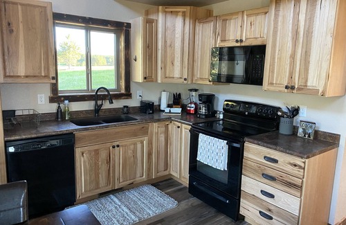 Custer Cabina | Peaceful Cabin with Beautiful Mountain Views