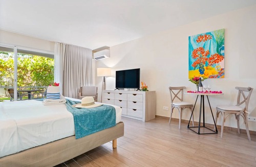 Grand Case Complejo | Peaceful Caribbean Stay | 2 Beaches, Aqua Gym, Snorkeling & Paddleboards