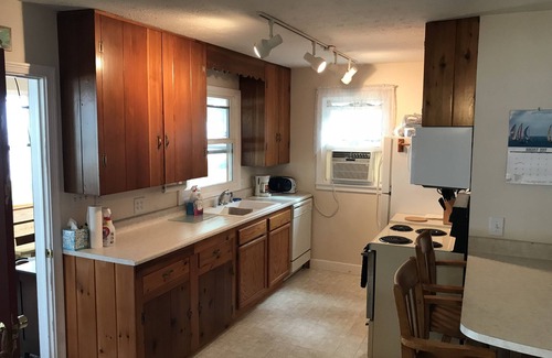 Fancher Cabaña | Peaceful cottage on Lake Ontario