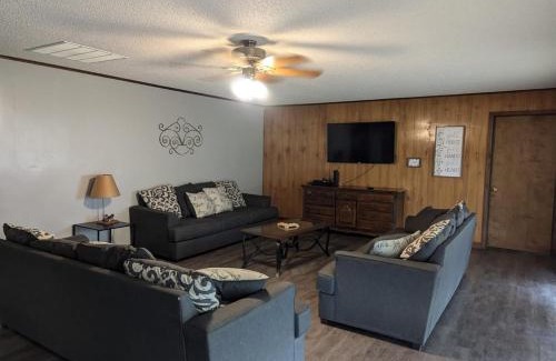 Thompsonville Casa | Peaceful Country Escape Pond & Private Hot Tub