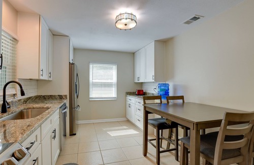 Williston Casa | Peaceful Country Home in Williston: Horses Welcome