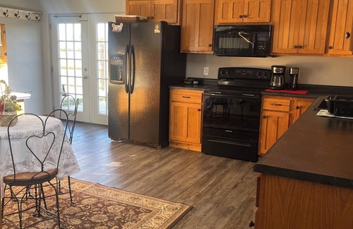 McCook Casa | Peaceful Country Retreat ideal for hunters and families