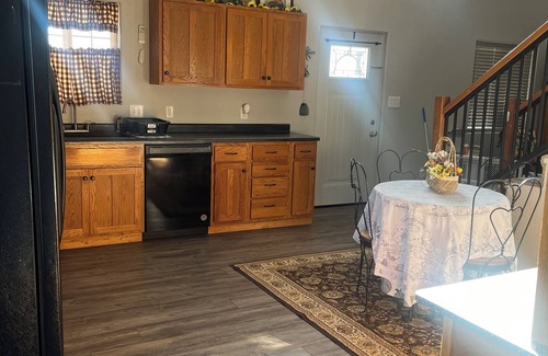 McCook Casa | Peaceful Country Retreat ideal for hunters and families