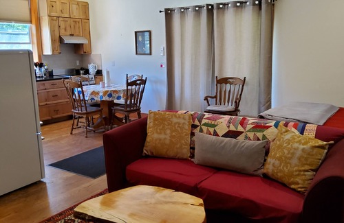 Port Angeles Apartamento | Peaceful, Cozy place in the woods. A short distance to everything good outdoors.