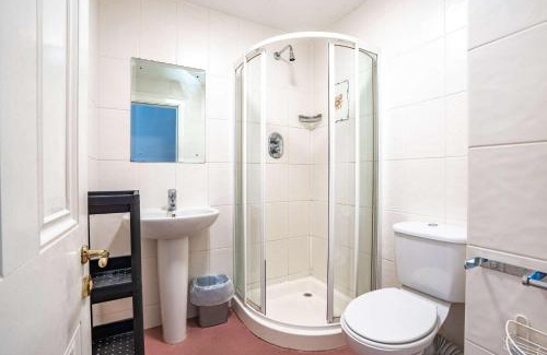 Grand Canal Dock Casa | Peaceful Ensuite Room in Dublin