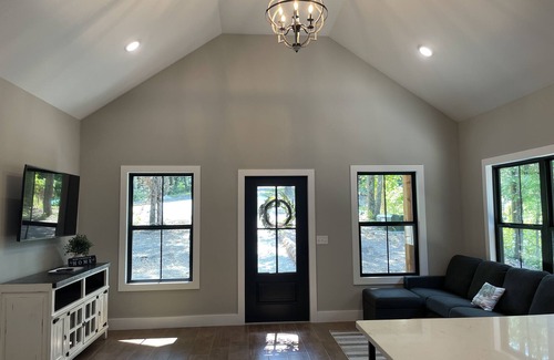 Walnut Shade Cabaña | Peaceful farm cottage near Branson, on property of a flower farm & apple orchard