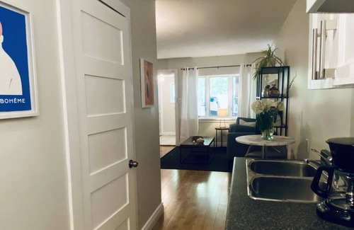 Leslieville Apartamento | Peaceful garden apartment in the heart of Leslieville/Danforth, fully equipped