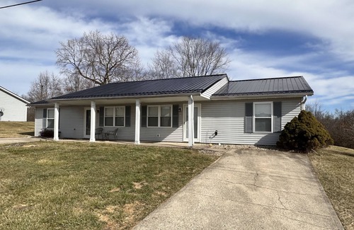 Dry Ridge Condominio | Peaceful Haven 2BR/1BA Condo - Mins from The Ark Encounter & The Creation Museum