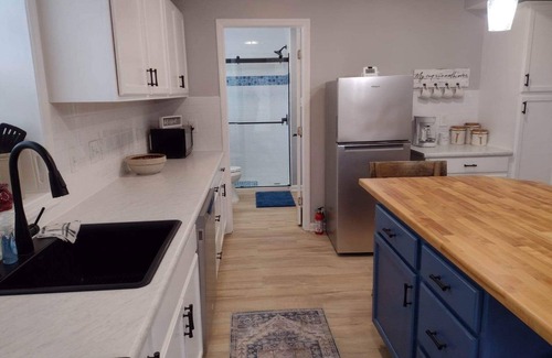 Waxhaw Apartamento | Peaceful Haven apartment nestled in the woods minutes away from historic Waxhaw.