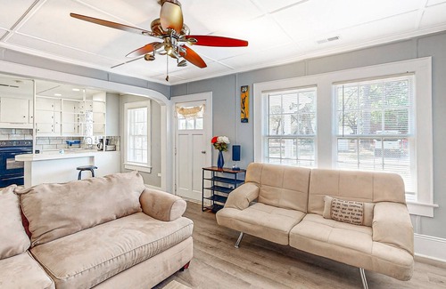 Atlantic Casa | Peaceful home in downtown Atlantic with patio, grill, streaming, & washer/dryer