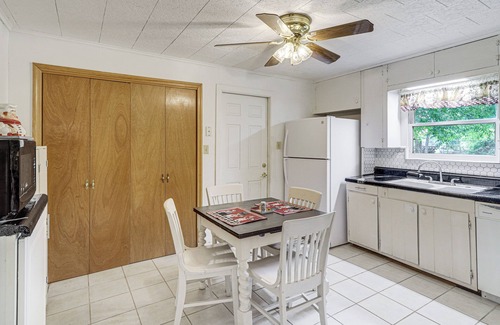 Kempwood Casa | Peaceful Home w/ Yard: 13 Mi to Downtown Houston!