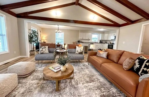 Elizabethtown Casa | Peaceful home with a close proximity to downtown, sports park, and more
