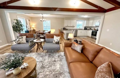 Elizabethtown Casa | Peaceful home with a close proximity to downtown, sports park, and more