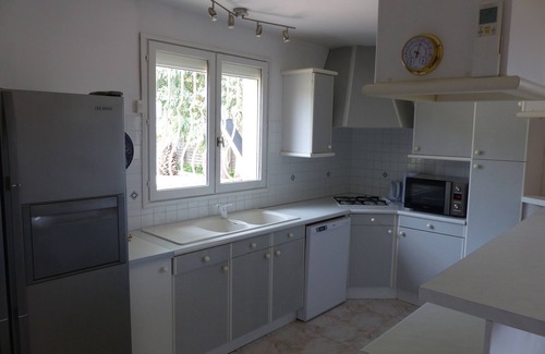 Estagel Casa | Casa tranquila con gran jardín y piscina cerca de Perpiñán.