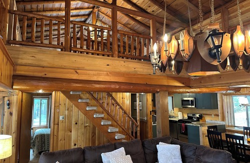 Gaylord Cabina | Fall getaway on peaceful lake in Gaylord