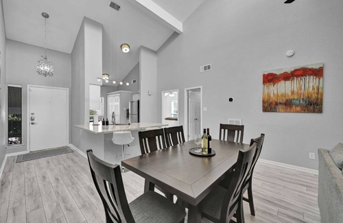 April Sound Condominio | Peaceful Lake Conroe Condo | Updated, Cozy Stay w/ Private Balcony | Near Texas Ren Fest