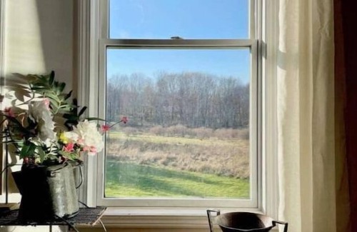 Woodridge Casa | Peaceful Lake House Sauna,Hot tub,& Pool getaway in the Catskills