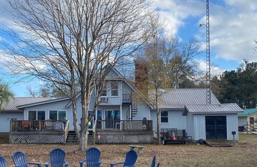 Summerton Casa | Peaceful Lakehouse with Beautiful Views