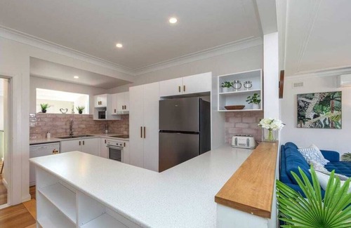 Killarney Vale Casa | Peaceful Lakeviews retreat, great beaches at your doorstep, and endless walks