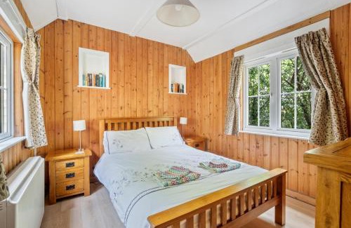 New Forest District Casa | Peaceful lodge in New Forest with garden