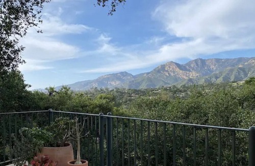 Upper Riviera Casa | Peaceful mid-century family home with a pool