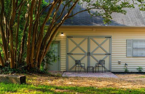 Norcross Casa | Peaceful & Modern Historic Norcross Home