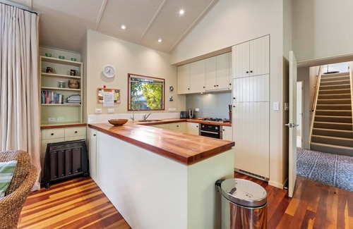 Hatepe Casa | Peaceful Outlook - Hatepe Holiday Home