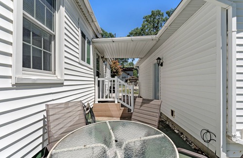 Lakeside Casa | Peaceful Pastel | 2 Bed, 2 Bath