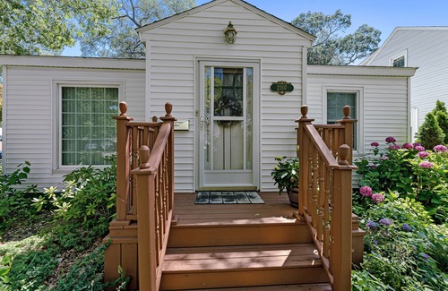 Lakeside Casa | Peaceful Pastel | 2 Bed, 2 Bath