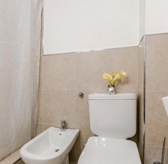 San Nicolás Apartamento | Peaceful, Pet-Friendly Central Apt