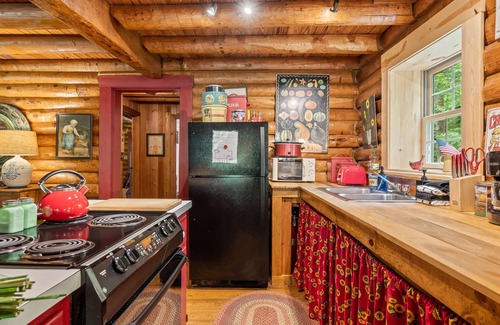 Gnaw Bone Cabina | Peaceful, pet-friendly Brown County cabin!