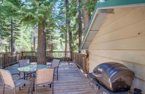 North Upper Truckee Casa | Peaceful Pines Retreat