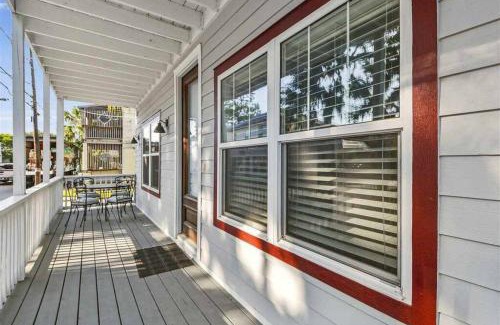 Lincolnville Casa | Peaceful Porch Perfect Downtown Retreat