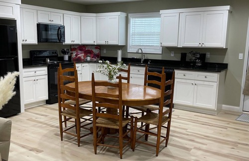Cave City Casa | Peaceful private 3 bedroom & 2 bathroom new home near Mammoth Cave.