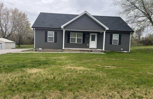Cave City Casa | Peaceful private 3 bedroom & 2 bathroom new home near Mammoth Cave.